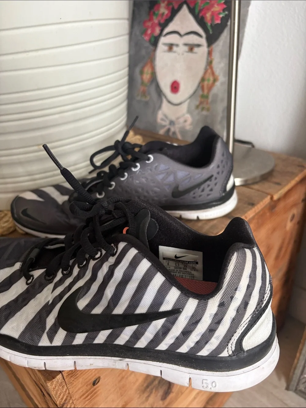 Nike lightweight sneaker